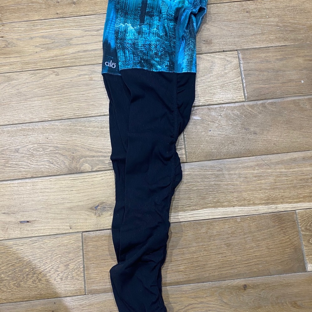 Alo Yoga Split Pattern Goddess Legging - image 1